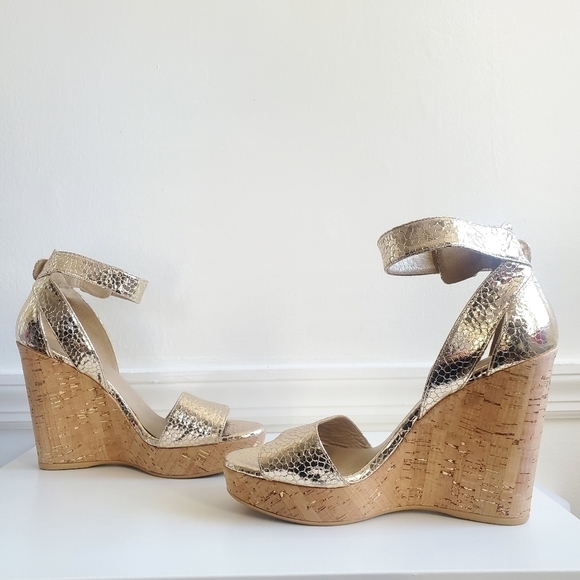 New Stuart Weitzman Twofer Gold Python Platform Cork Wedge Size 9 - Picture 8 of 13